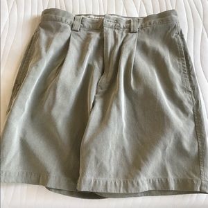 Men’s shorts by Tommy Bahama